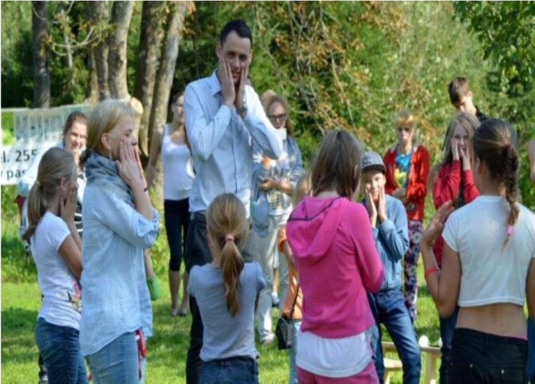 Delfi raksts par Ediju, biedrību un komandu